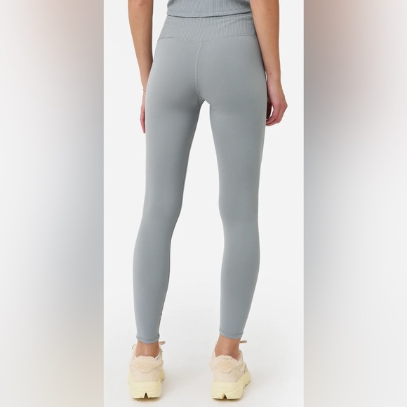 Vuori Lux Rib Studio Legging NWT - Picture 3 of 5